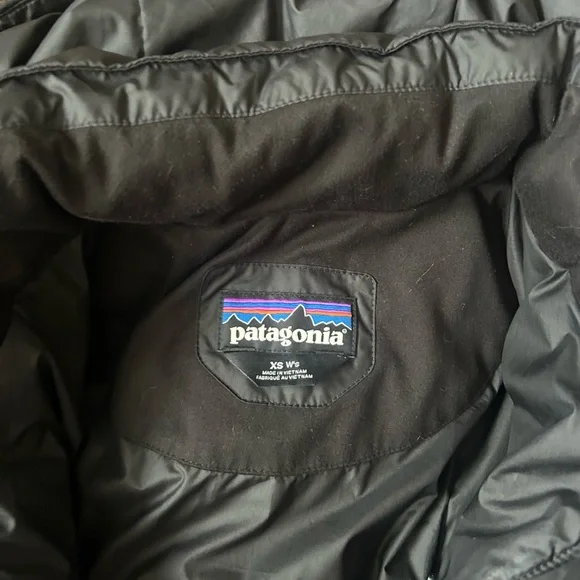 Patagonia Black Quilted Jacket - Picture 2 of 4